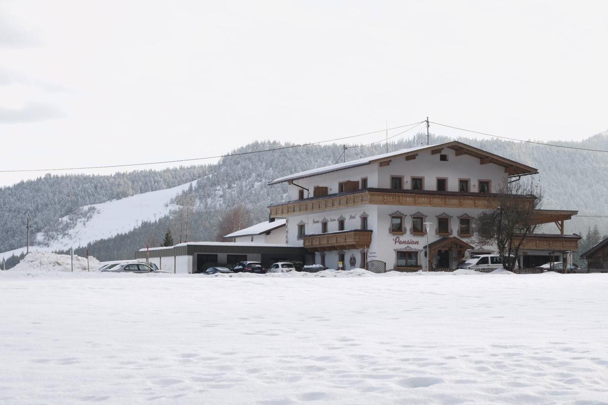 Pension Und Apartments Landhaus Marie Leutasch Dış mekan fotoğraf