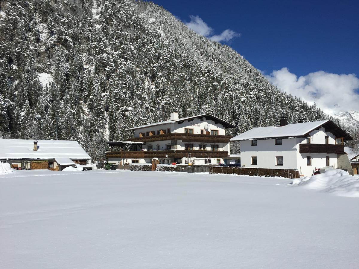 Pension Und Apartments Landhaus Marie Leutasch Dış mekan fotoğraf