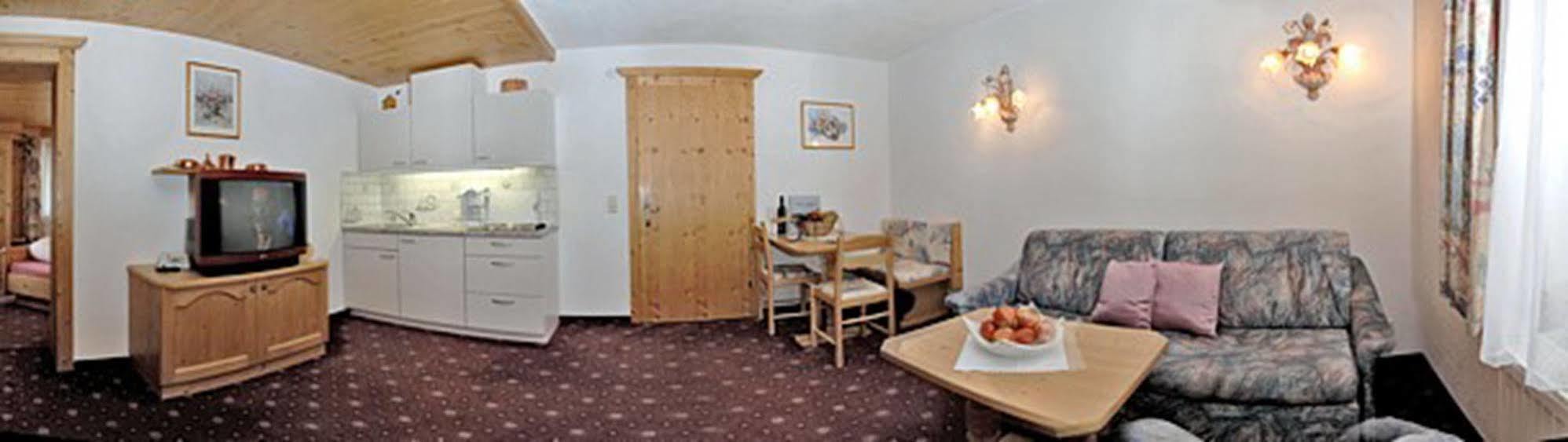 Pension Und Apartments Landhaus Marie Leutasch Dış mekan fotoğraf